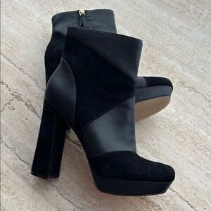 Nine West Elegant Black Ankle Boots size 8.5 worn once indoors
